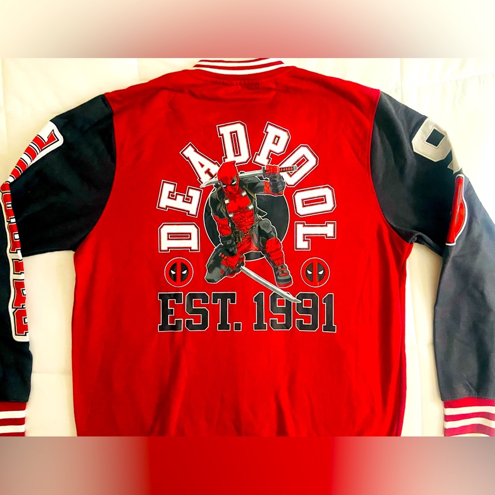 NEW Marvel Studios Comics Deadpool Lightweight Varsity Jacket Red/Black Men’s